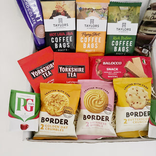 Christmas Gifts for Coffee Lovers – Tea, Hot Chocolate & Biscuit Hamper - WahooGifts