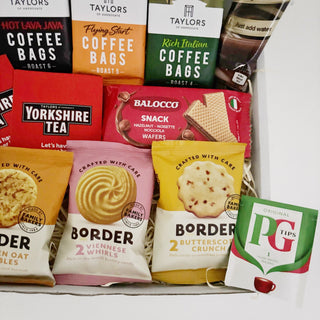 Christmas Gifts for Coffee Lovers – Tea, Hot Chocolate & Biscuit Hamper - WahooGifts