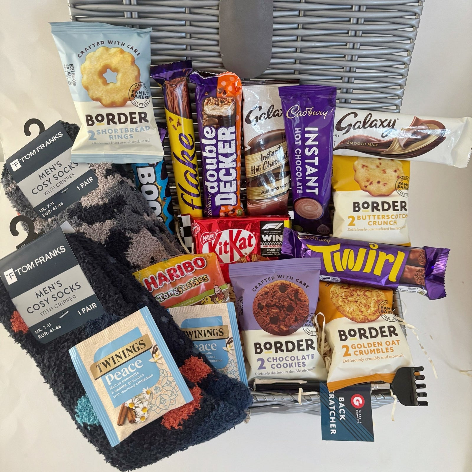 Luxury Wicker Basket + 18 Items