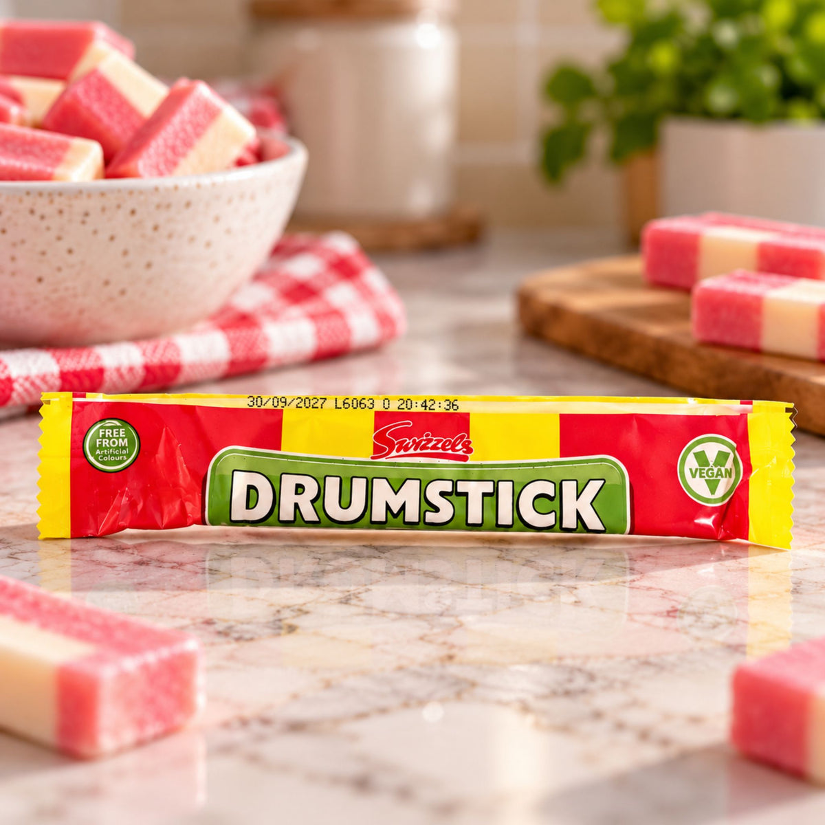 Swizzels Drumstick Raspberry & Milk Chew Bar 18g – Vegan - WahooGifts